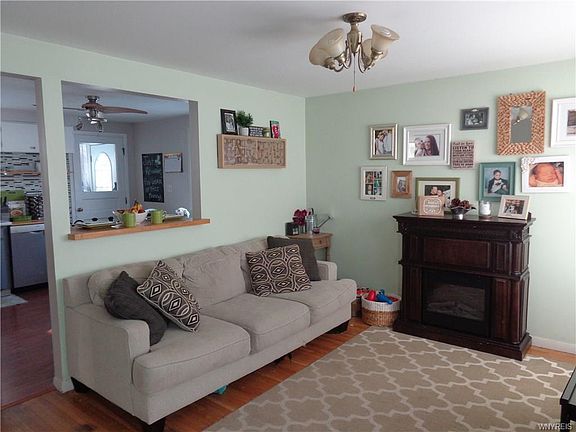 2nd image of 123 Woodcrest Dr