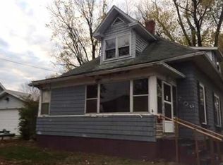 706 W Pine St, Robinson, IL 62454