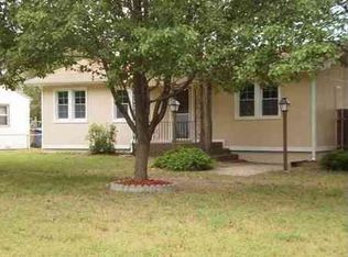 2828 N King St, Hutchinson, KS 67502