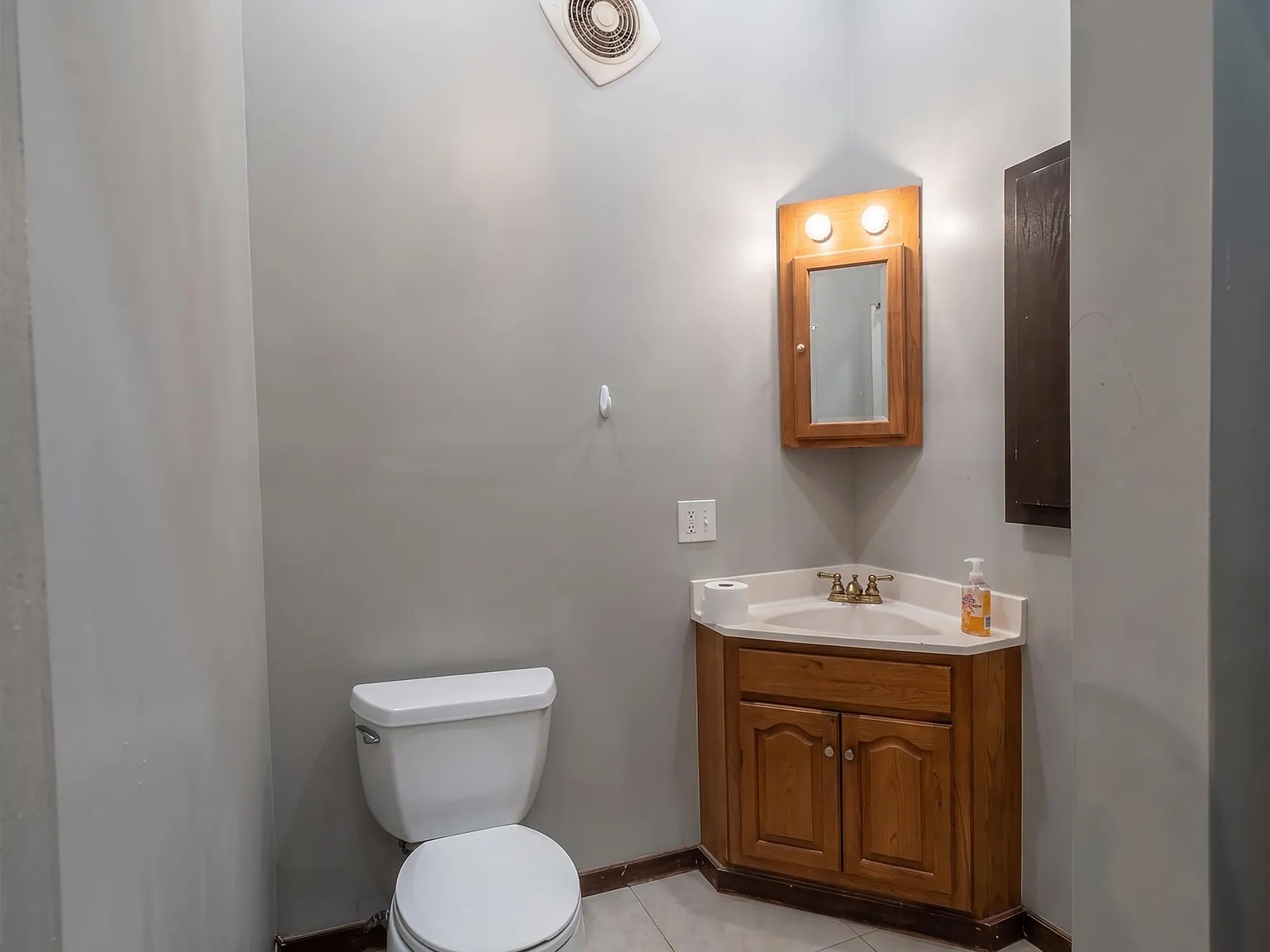 Studio, 700 sqft, $700 — Photo 4