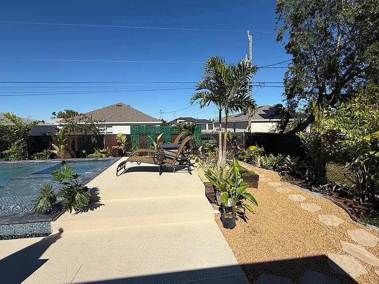 405 NW 4th St — Photo 25