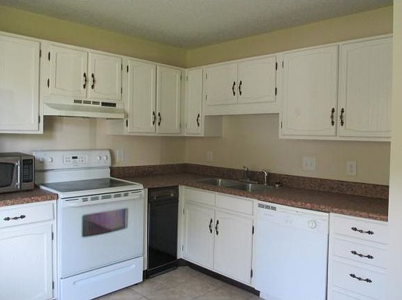 3rd image of 2203 Forest Acres Dr #0