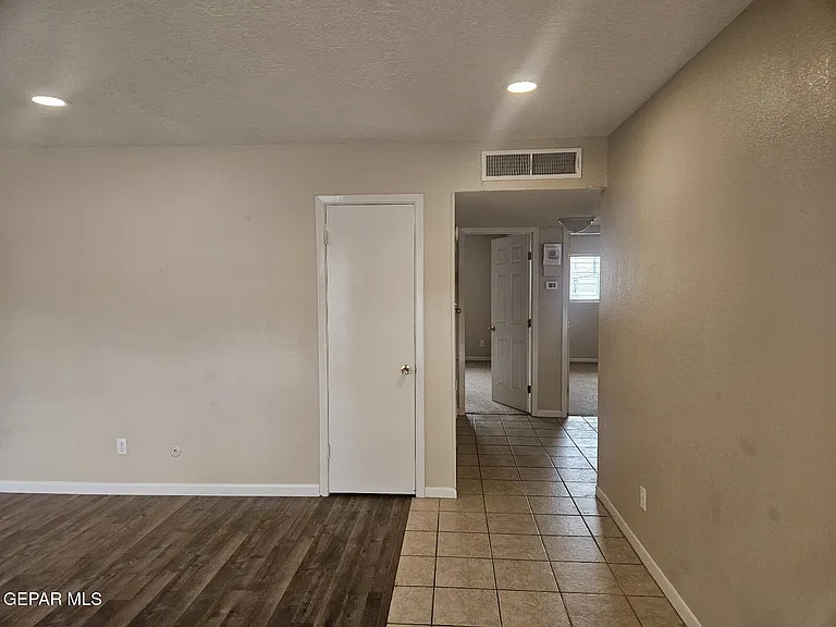 6816 Alto Rey Ave — Photo 3