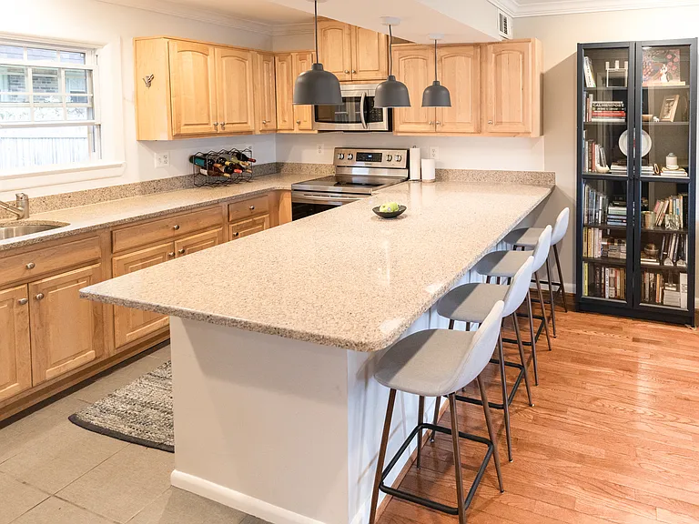 202 S Virginia Ave — Photo 12
