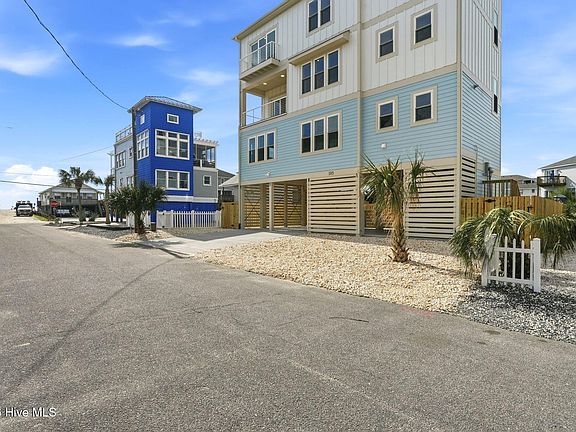 3rd image of 105 Periwinkle Lane