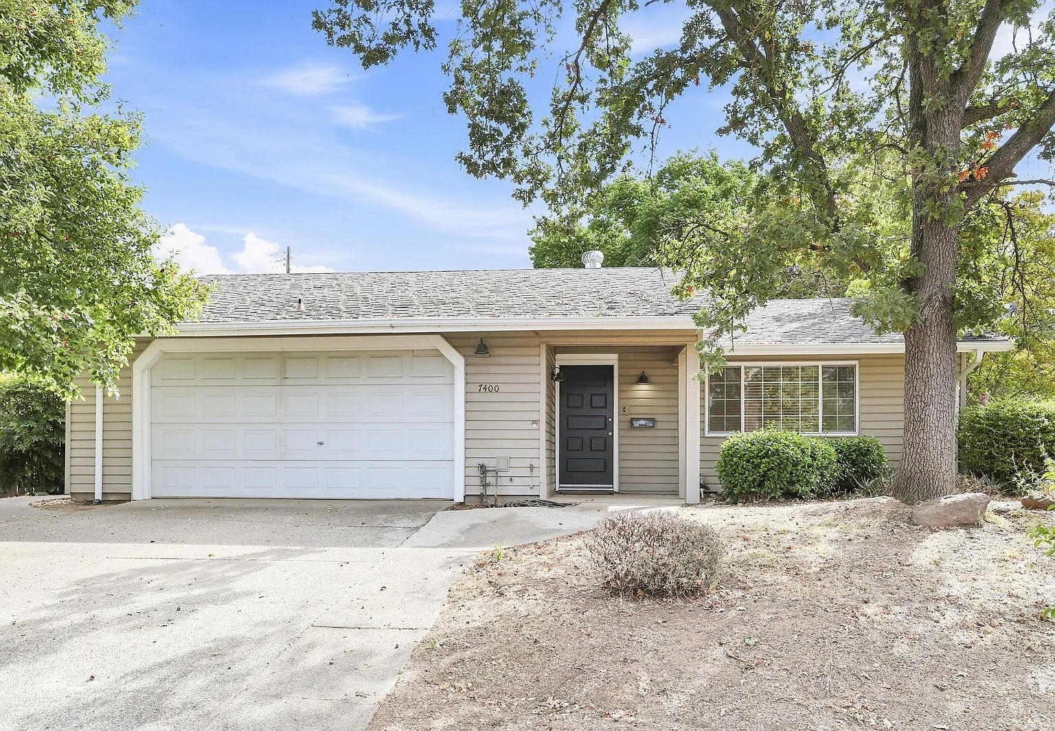 3 bed, 2.0 bath, 1118 sqft, $2,575 — Photo 1