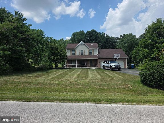 3rd image of 11 Longstreet Dr