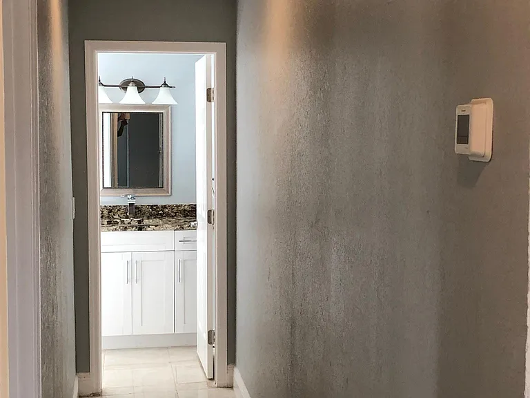 3001 E McBerry St — Photo 10