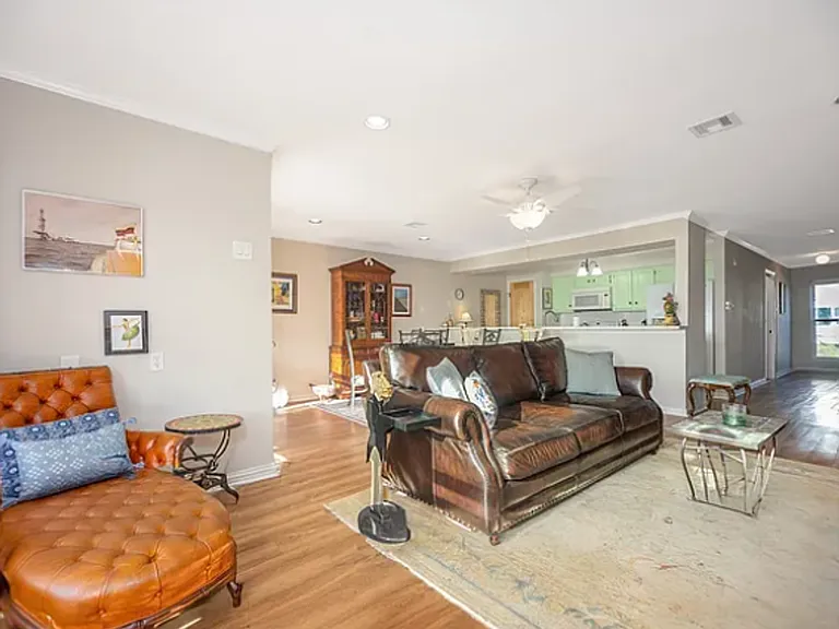 8316 Seawall Blvd #5 — Photo 27