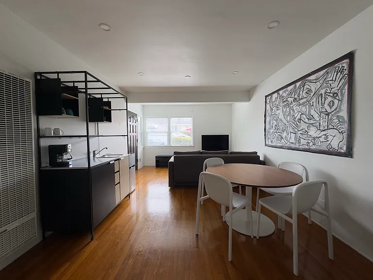 1044 Ocean Park Blvd #C — Photo 6