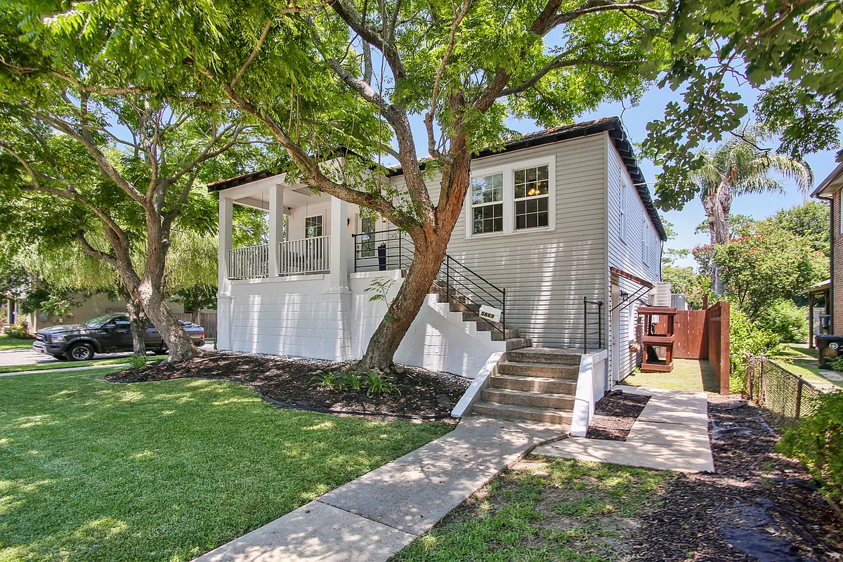 Building Photo - 5869 Colbert St #3