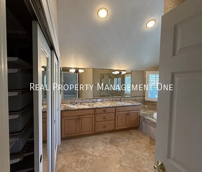 3010 Boardwalk St — Photo 24