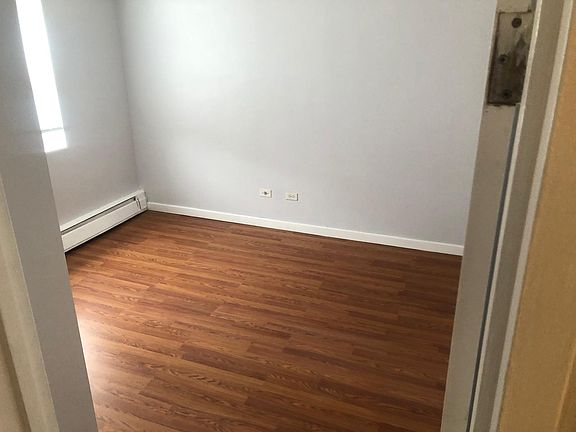 3rd image of 6161 N Hoyne Ave APT 101