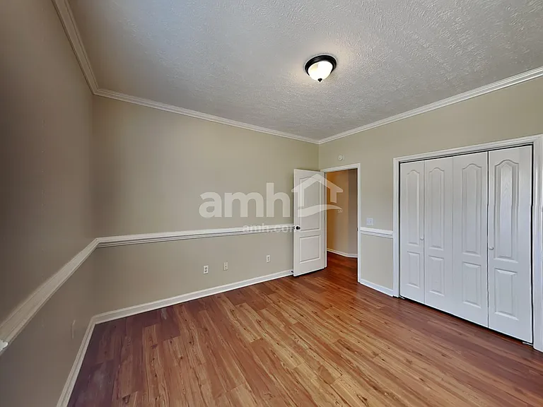 210 Fox Hunt Ln — Photo 16