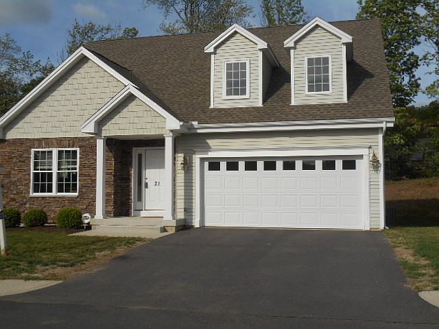 1st image of 21 Adenas Walk #21