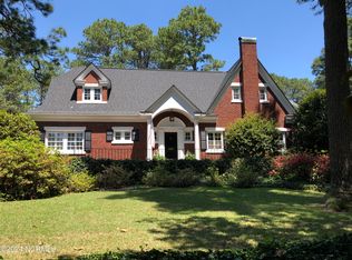 815 E Massachusetts Ave, Southern Pines, NC 28387