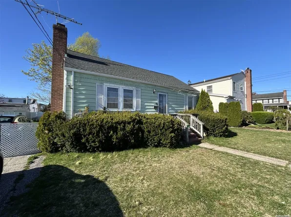 101 Willard Avenue, Farmingdale, NY 11735