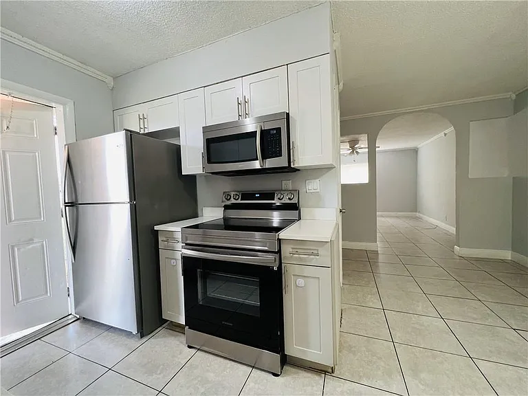 1001 SW 74th Ave #101A — Photo 4