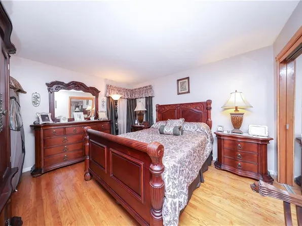 157 Exeter Street image 13 of 40