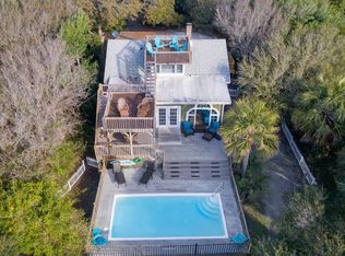912 E Arctic Ave, Folly Beach, SC 29439
