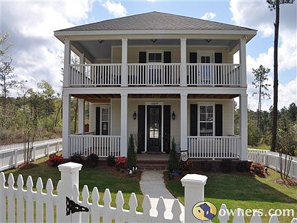 Beautiful home on the park in Tradition