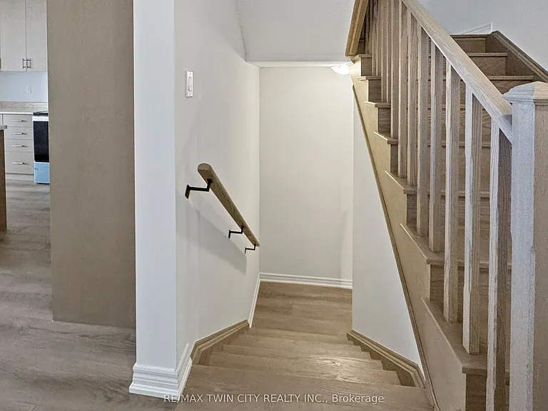 82 Gledhill Cres — Photo 41