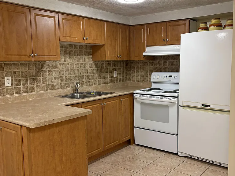 72 Button Rd #BASEMENT — Photo 2