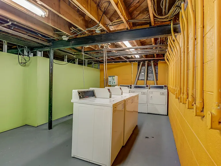 629 Maple Rd — Photo 10