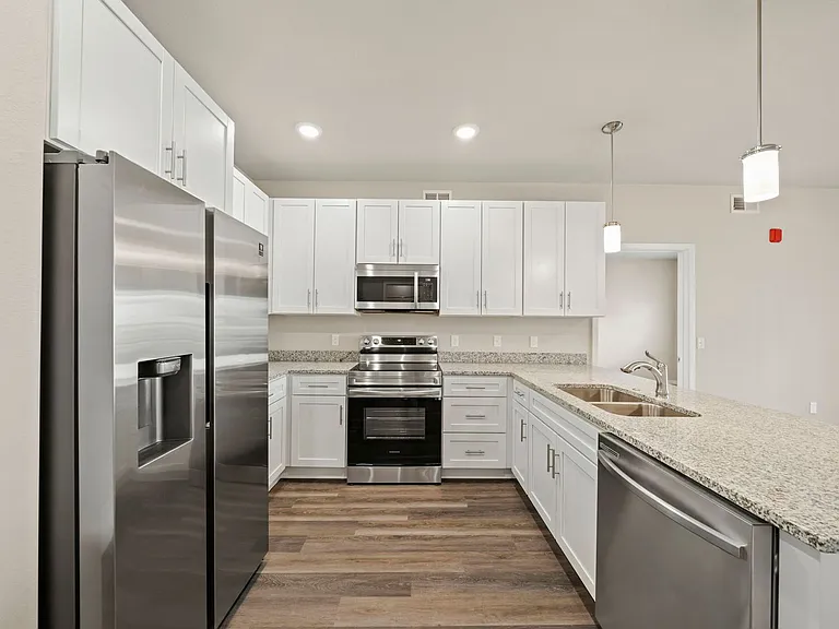 Holmes Corner Apartments — Photo 2