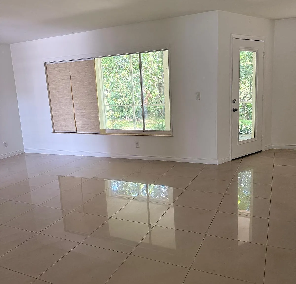 2 bed, 2.0 bath, 884 sqft, $2,150 — Photo 3