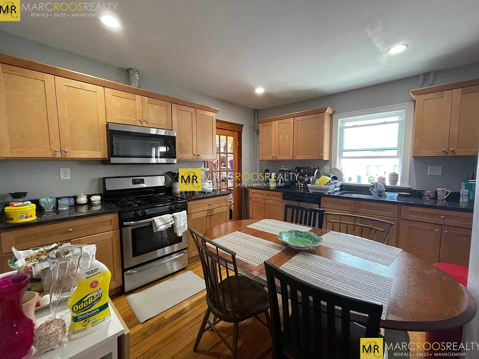 4 bed, 2000 sqft, $4,050 — Photo 4
