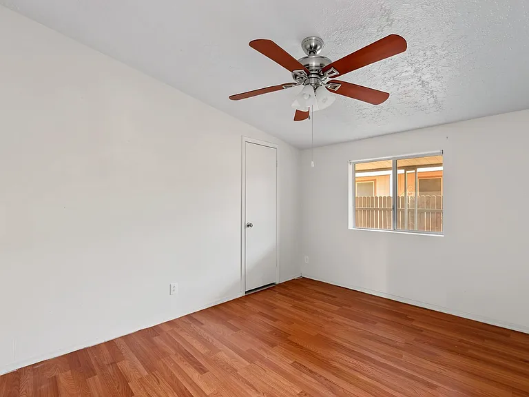 13507 W Stella Ln — Photo 24