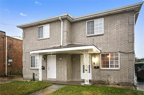 2514 Division St Photo 1