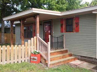 222 Combs Ave, Cotter, AR 72626