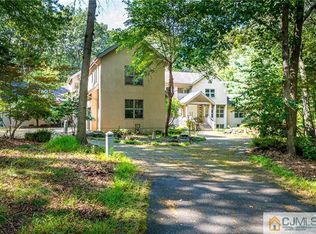 16 Beaverdam Dr, East Brunswick, NJ 08816