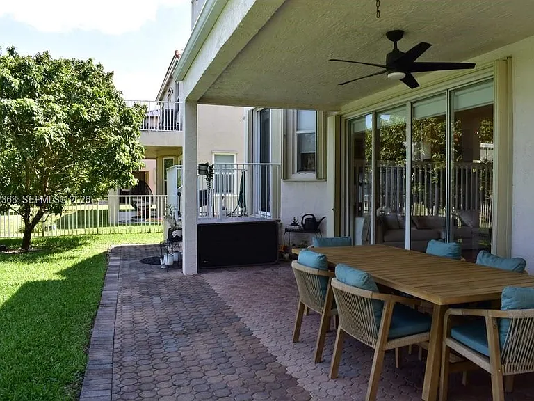 5273 SW 158th Ave — Photo 16