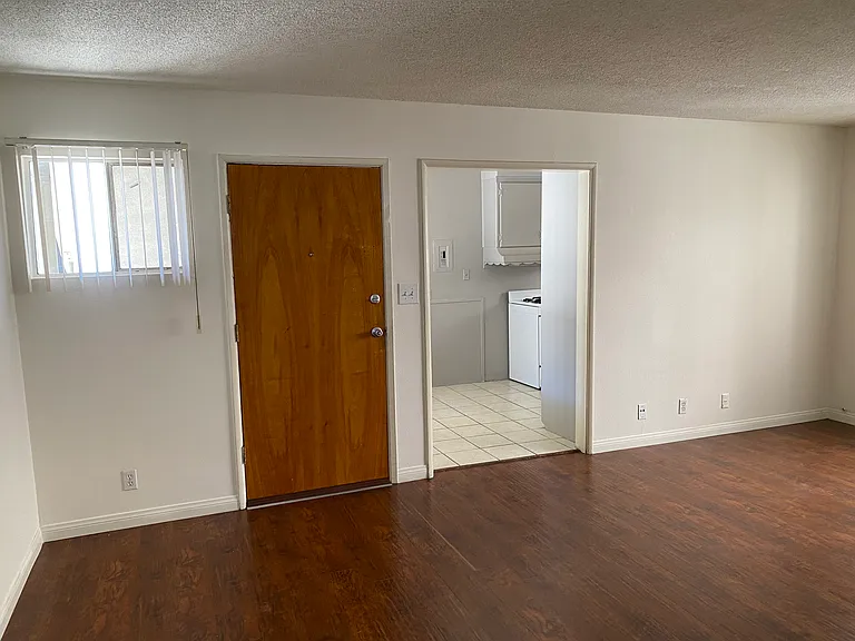 4459 Woodman Ave #1 — Photo 7