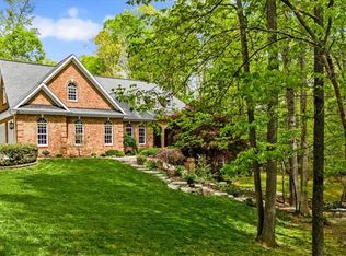 8308 Linville Oaks Dr, Oak Ridge, NC 27310