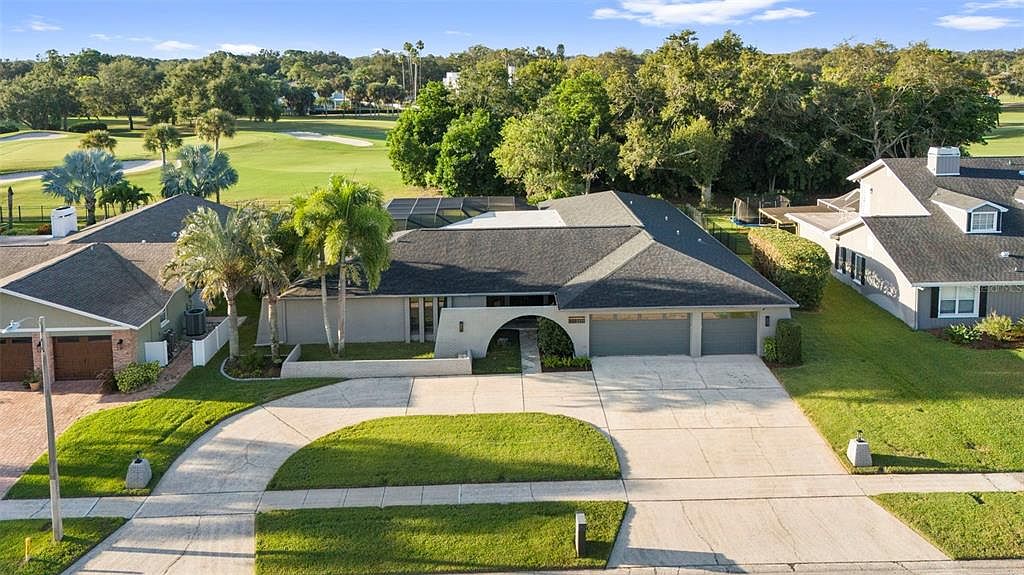 2737 Northridge Dr E