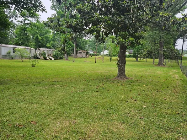 22048 Caney Dr, New Caney, TX 77357
