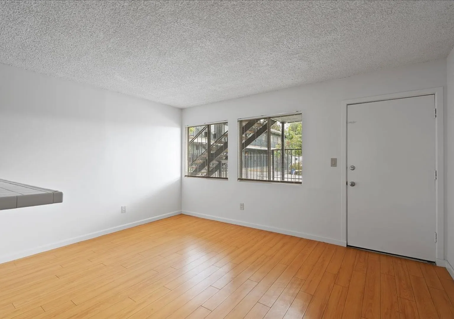 3819 Stockbridge Ave — Photo 4