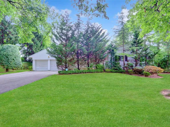 5 Links Drive, Great Neck, NY 11020