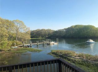 11 Isle Point Rd, Narragansett, RI 02882