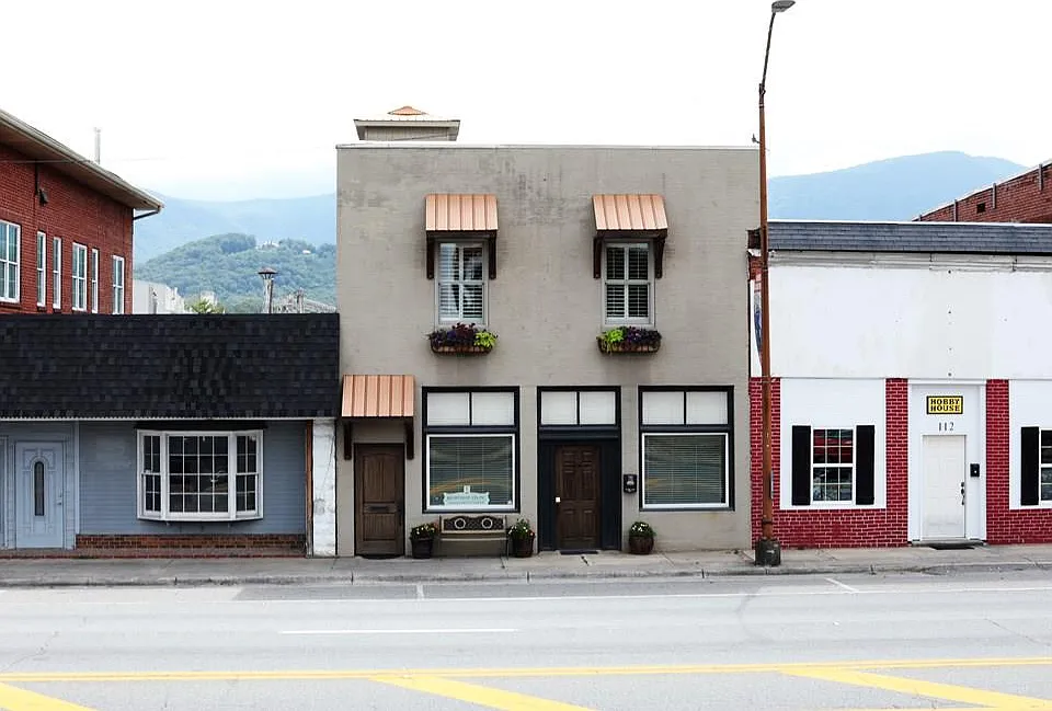 114 N 3rd Ave