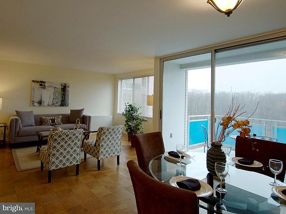 5th image of 10201 Grosvenor Pl APT 1404
