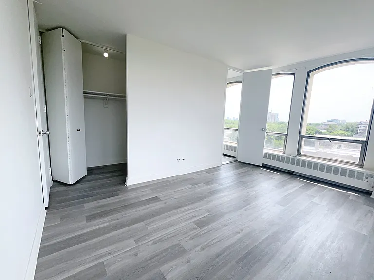 1400 E 55th Pl #802S — Photo 9