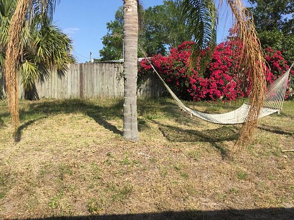 2nd image of 521 Poinsettia Ave