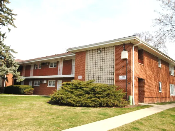 1101 Holiday Ln APT 13, Des Plaines, IL 60016