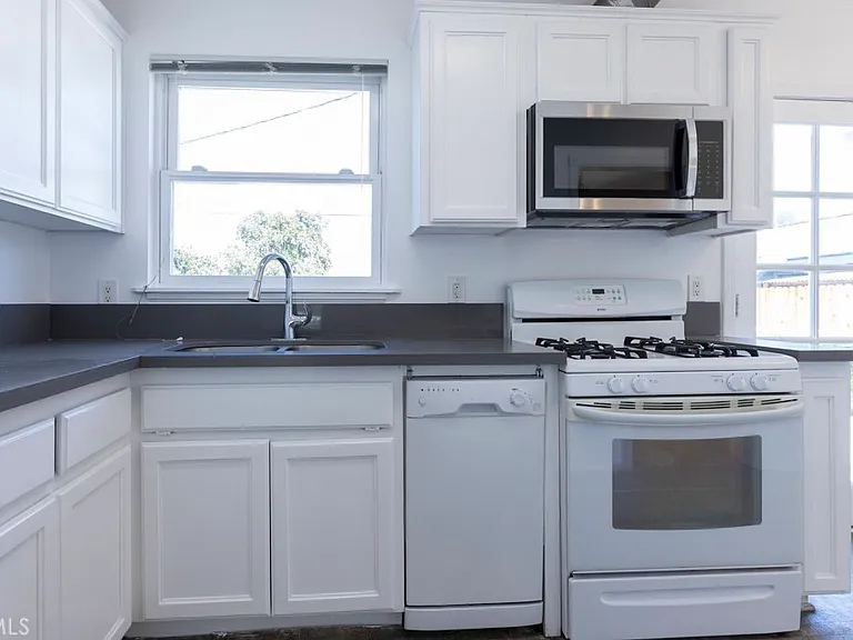 4400 Maury Ave — Photo 4