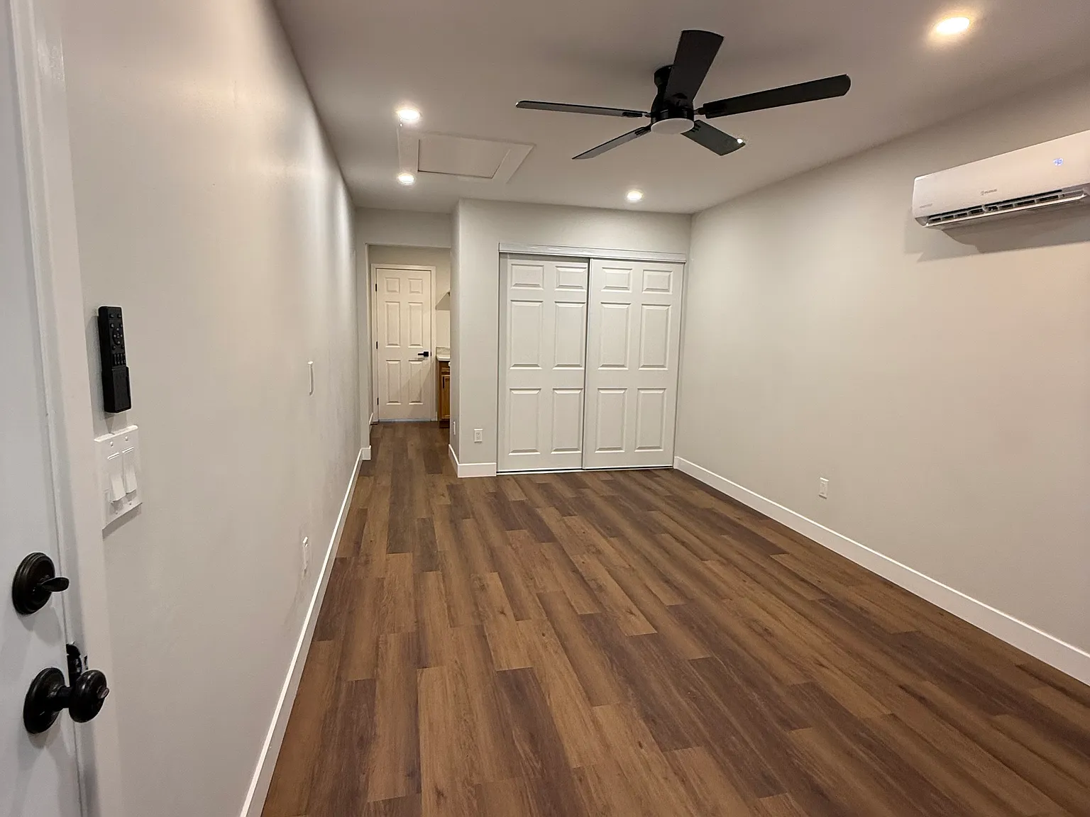1 bed, 330 sqft, $1,295 — Photo 2